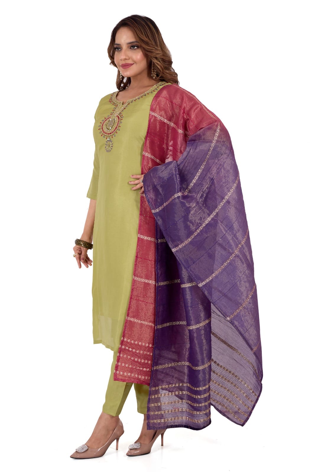 💖 Be the Center of Elegance — New Arrival Alert! 💖