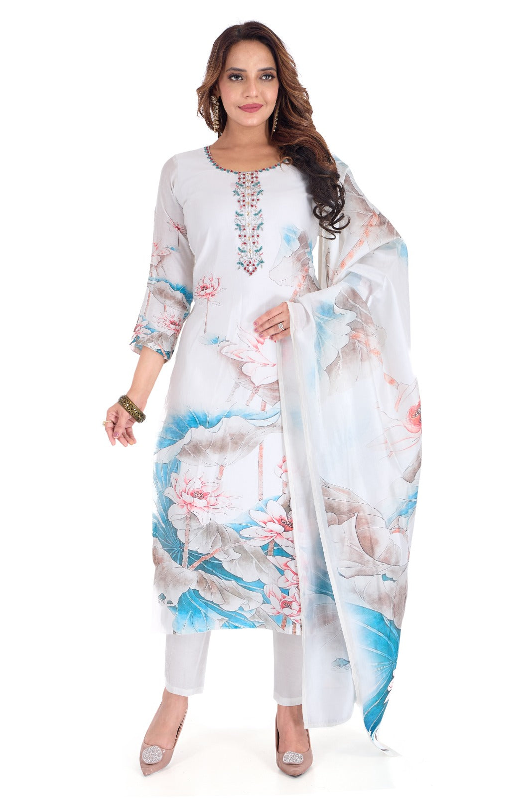 🌸 Step Into Subtle Luxury – Timeless Beauty in Every Thread 🌸